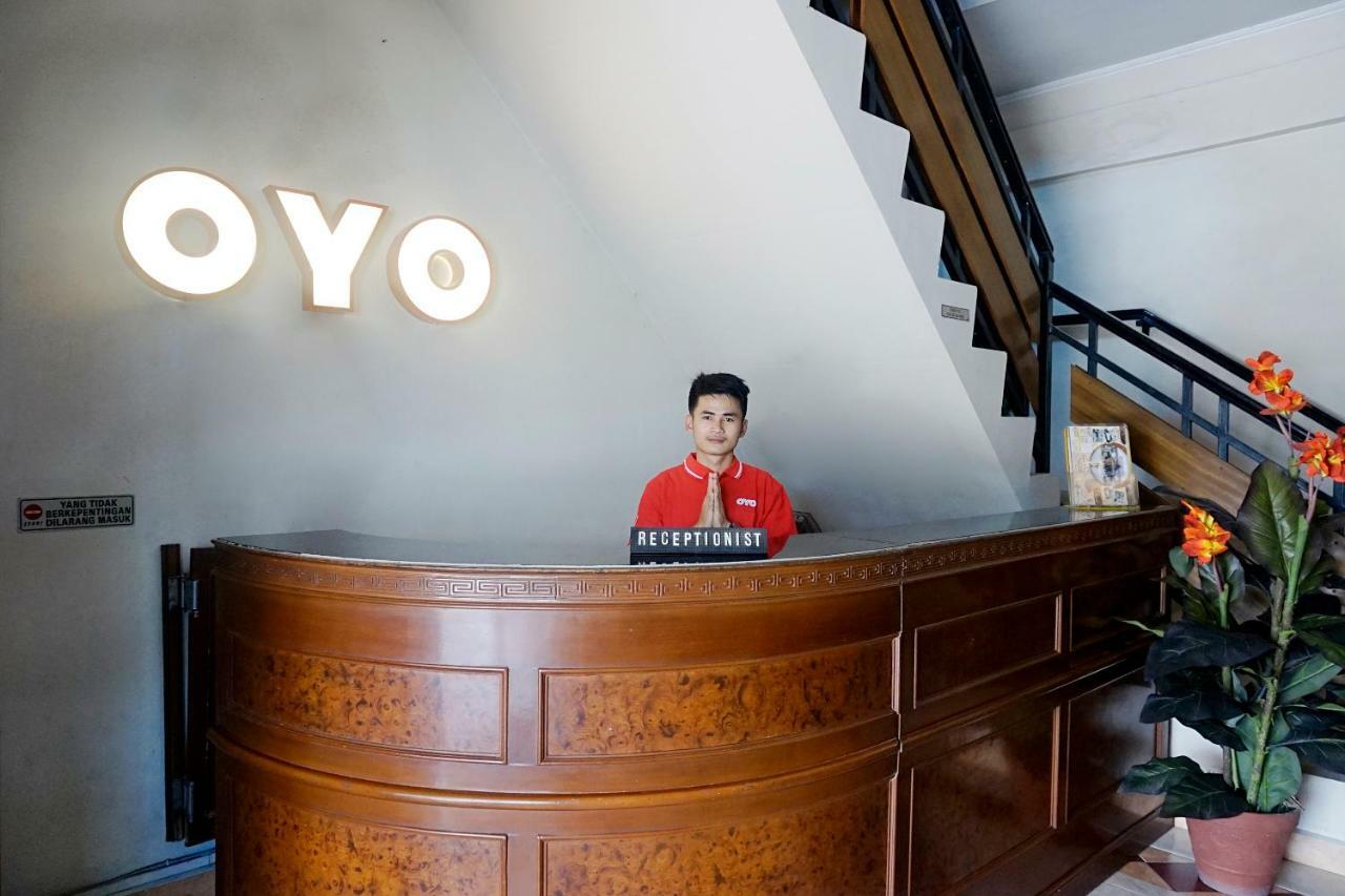 Oyo 627 Tirta Kencana Syariah Hotel Pekanbaru Exterior photo