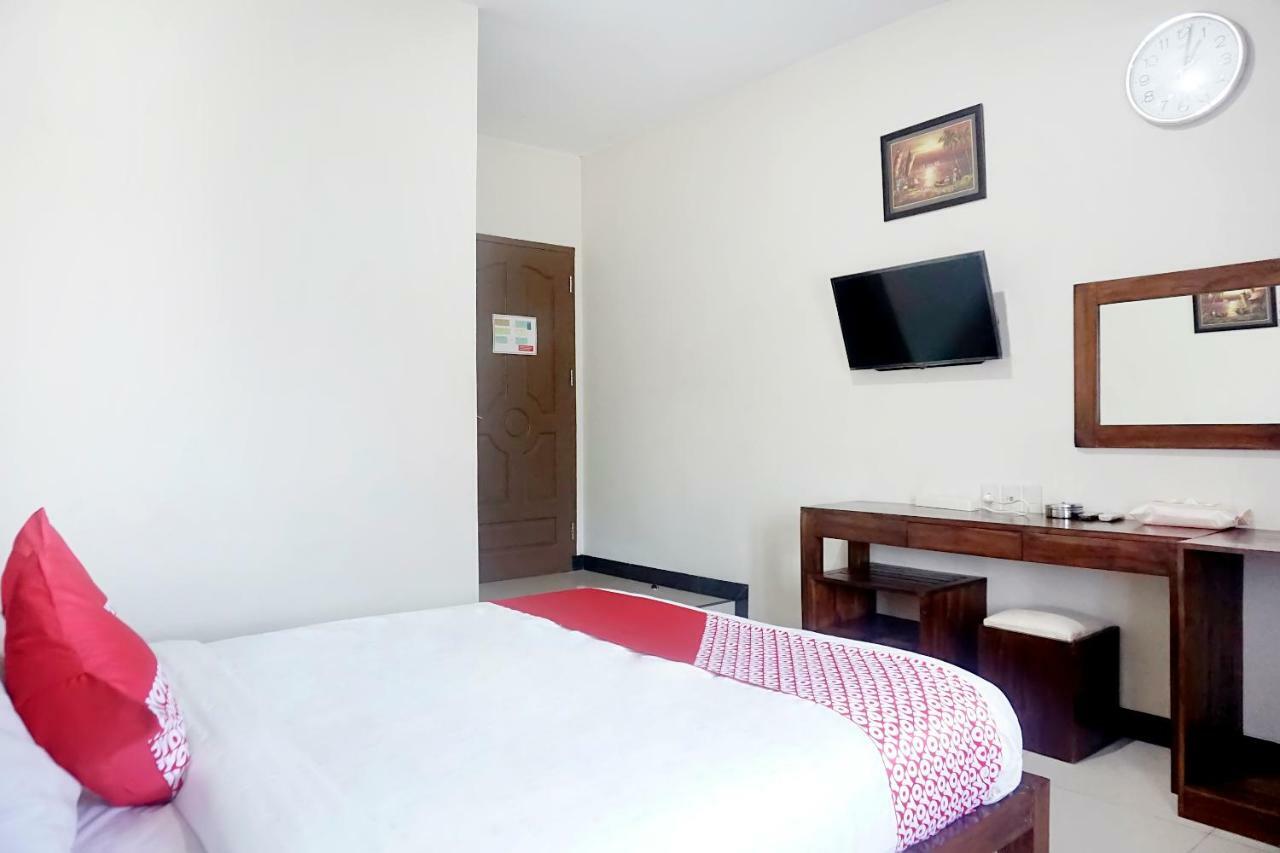 Oyo 627 Tirta Kencana Syariah Hotel Pekanbaru Exterior photo